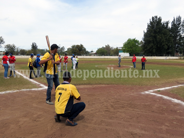Inauguran el torneo de aguas de la liga de Béisbol de Zamora