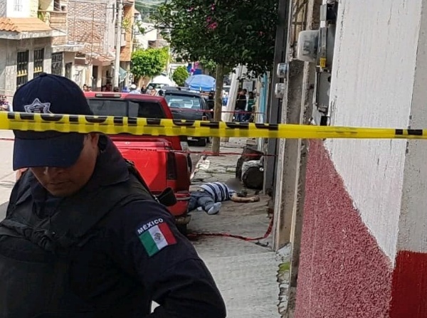 Al menos tres muertos y dos heridos en atentado a balazos en Jacona