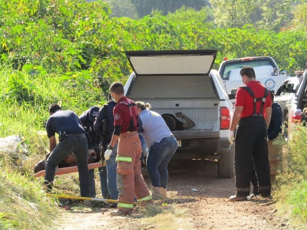 Hallan 2 cadáveres baleados en Chaparaco