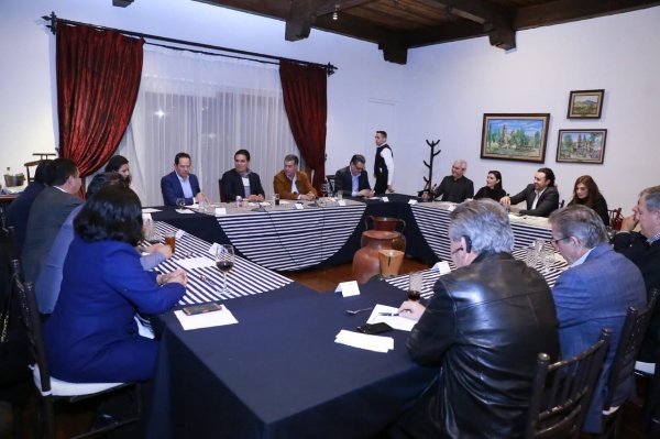 Respaldan empresarios a Gobernador en defensa de la soberanía de Michoacán