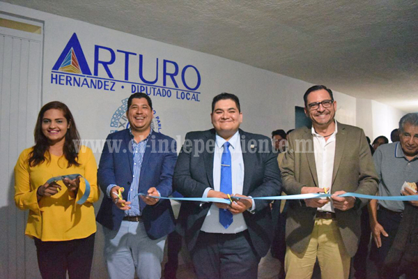 Arturo Hernández, abre la tercera casa de enlace ciudadano