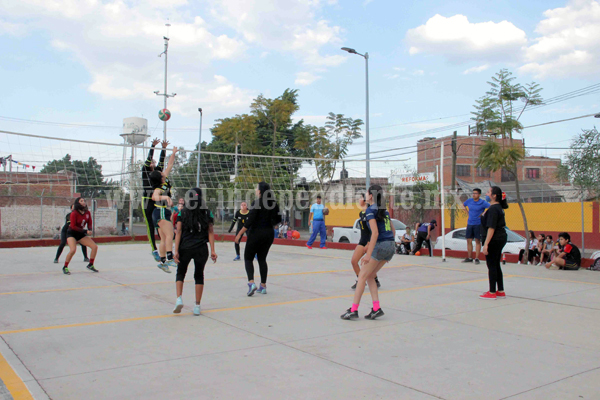 Concluyó con buena participación torneo de voleibol en CEDECO