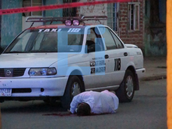Pistoleros interceptan y dan muerte a taxista en la colonia Lázaro Cárdenas