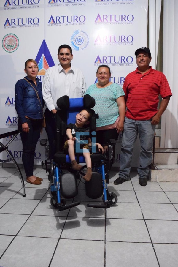 Arturo Hernández, comprometido con grupos vulnerables