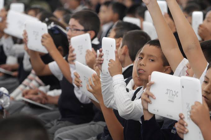 Dotarán de tabletas electrónicas a 20 mil niños michoacanos  de comunidades marginadas