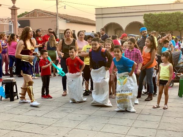 Gobierno Municipal festejó a  los niños Ecuandurenses