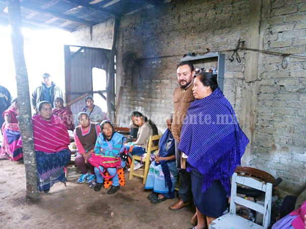 Promueve el IAM el uso de esmalte libre de plomo entre las y los alfareros de Michoacán
