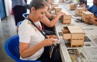 Instancia de la Mujer llevó con éxito taller de manualidades en Tangancícuaro