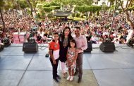 Cerca de 3 mil mujeres festejaron con Adriana el Día de las Madres