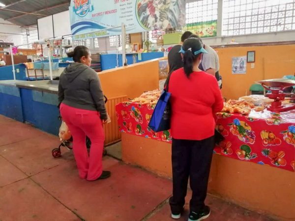 Realizan trabajos de limpieza en mercado municipal de Tangancícuaro