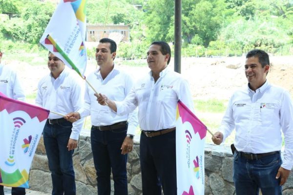 Arranca Gobernador proyecto integral de saneamiento de aguas residuales en Huetamo