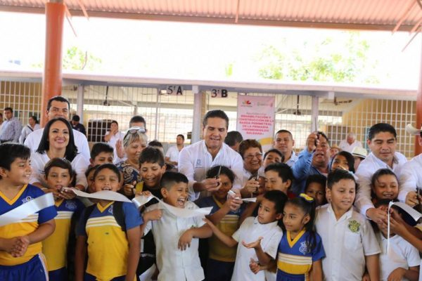 Suman 130 mdp en transformación de escuelas en Huetamo