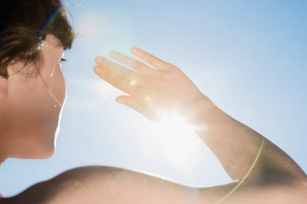 Más de la mitad de padecimientos de cáncer de piel son ocasionados por exposición solar