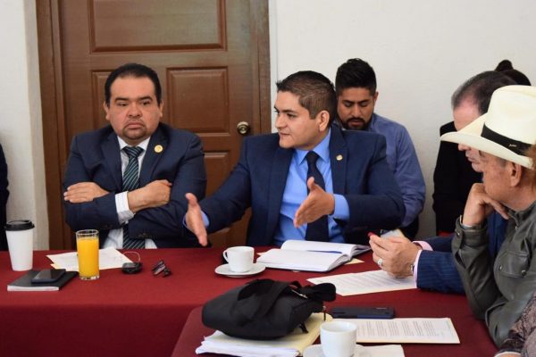Respalda Arturo Hernández ampliación para el pago de contribuyentes morosos