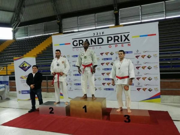 Ulises Tinoco consiguió medalla de plata en el Grand Prix Open Jiujitsu