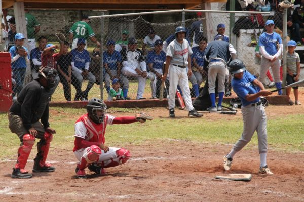 Rojos de Jacona y Gavilanes de Atecucario ganaron en la jornada inaugural