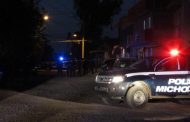 Tras persecución y balacera policías abanten a 2 que robaron camioneta a hija del alcalde de Zamora