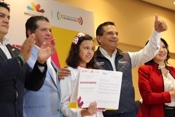 Felicita Gobernador a niñas y niños ganadores de la Olimpiada del Conocimiento Infantil 2019