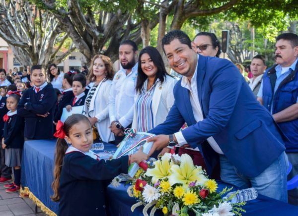 En Tangancícuaro inauguraron Ciclo Escolar 2019 - 2020
