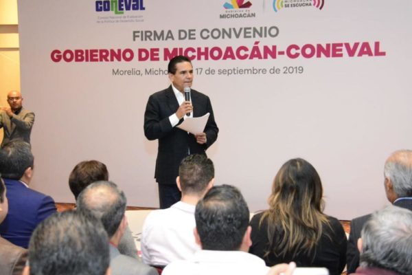 En 4 años, Michoacán mejoró 54 de los 63 indicadores nacionales educativos