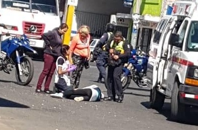 Joven mujer es arrollada por motociclista en el Centro de Zamora