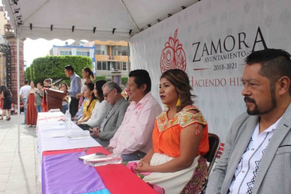 El Gobierno Municipal y la comunidad educativa celebraron el DXXVII aniversario del día de la Raza