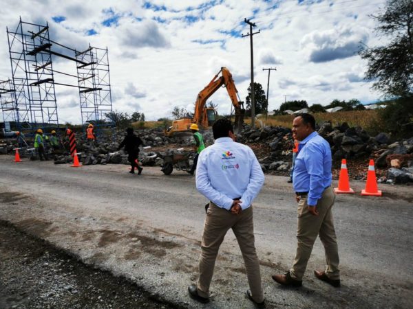 Gobierno de Ecuandureo y SCOP arrancaron dos obras