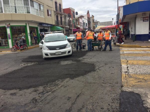 Reciben mantenimiento principales calles de la ciudad