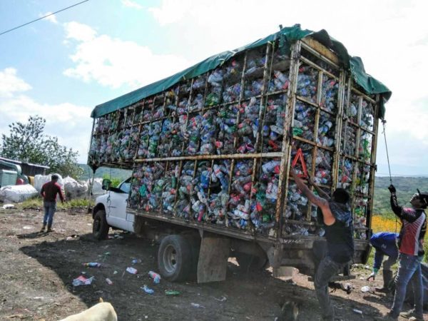 Separación y valoración de residuos alargan vida del Relleno Sanitario en Tangancícuaro