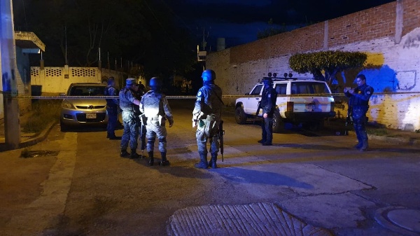 Dos medios hermanos son acribillados frente a su domicilio en Zamora