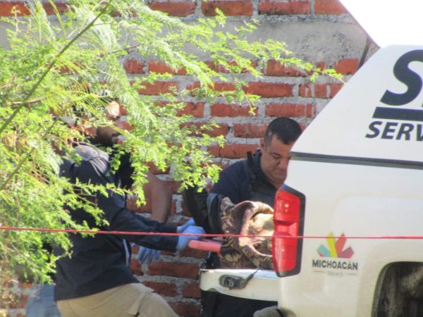 Joven es asesinado en una casa en obra negra de Ario de Rayón