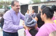 Ángel Macías realizó entrega de cobijas a familias de Ixtlán