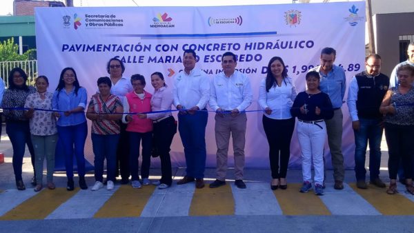 Inauguran pavimentación de calle por 2 millones de pesos en Tangancícuaro