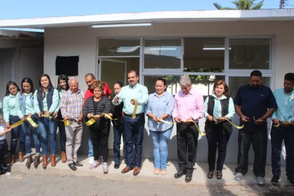 Ángel Macías realizó inauguración de nueva aula escolar en comunidad de Plaza del Limón