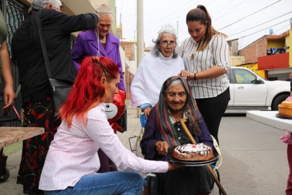 Celebra 112 años doña Perpetua Otero