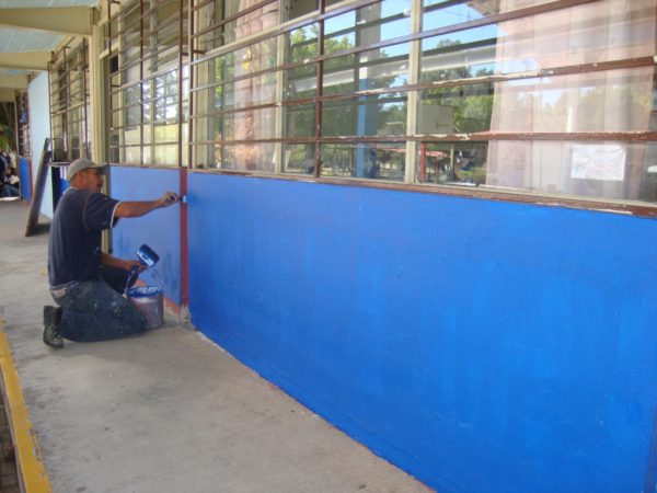Trabajos de mantenimiento y pintura en COBAEM-Jacona