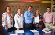 Rafa Melgoza entregó créditos Sí Financia en Tangancícuaro