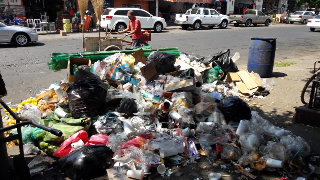 Zamoranos afectados por paro recolección de basura; hubo esquinas sucias