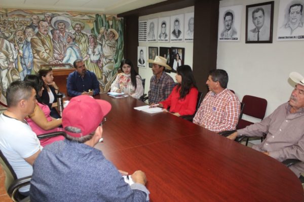 Buscan regularizar terreno del panteón de las comunidades de San Simón, Estanzuela y Colongo en Ixtlán