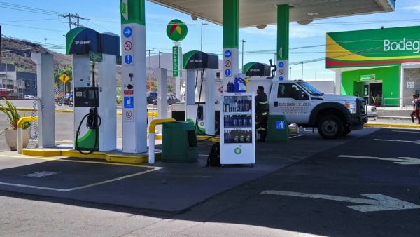 Por debajo de los 20 pesos el litro de gasolina; estaciones de servicio apenas redujeron un peso
