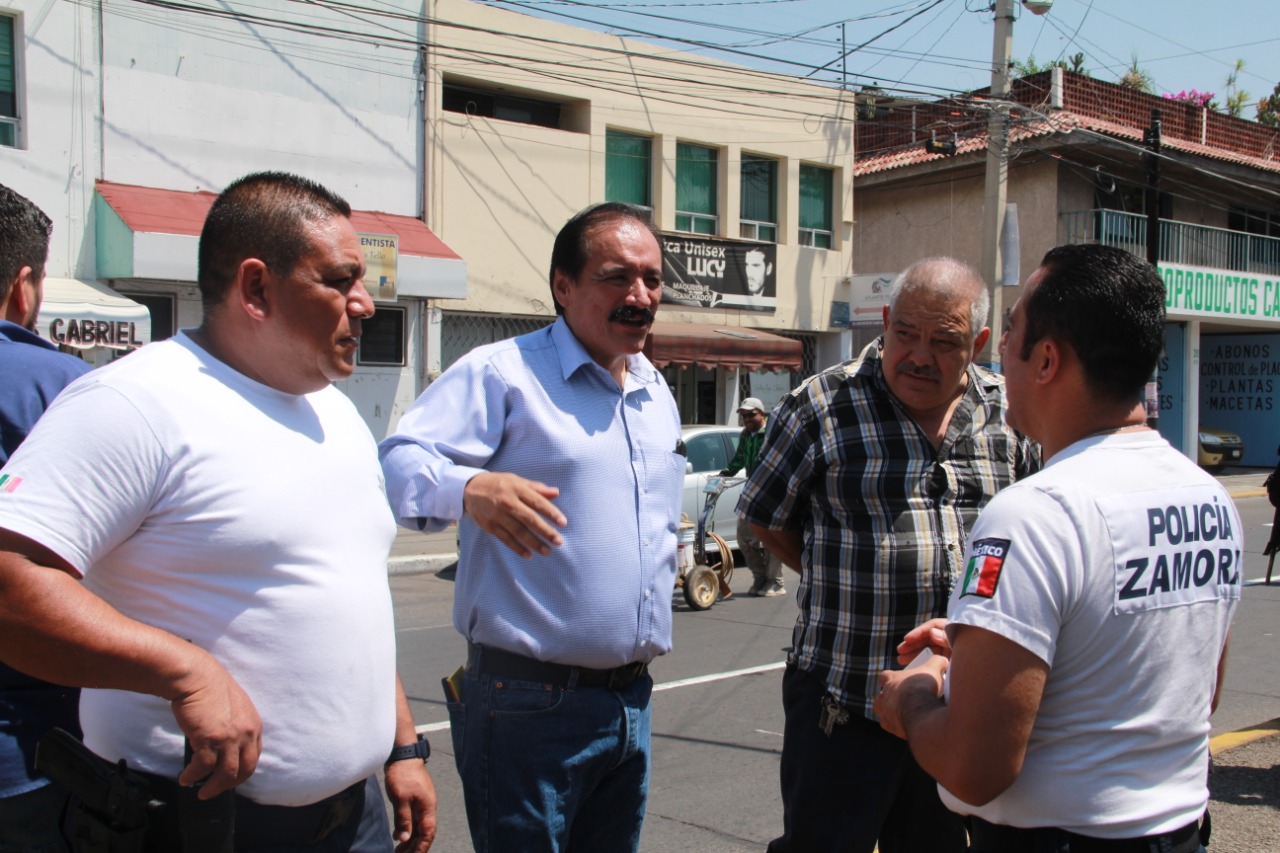 Cumple Alcalde Samaguey con señalética en avenida Juárez