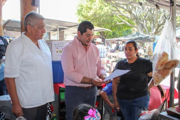 Exhortan a comerciantes a la prevención sobre el COVID-19 en Tangancícuaro