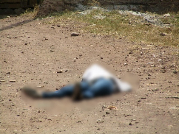 Joven mujer es asesinada a balazos en la colonia Arcoíris de Jacona