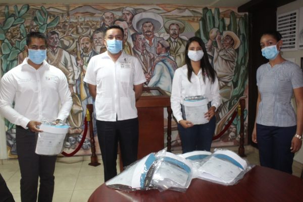 Ixtlán donó caretas a personal de la jurisdicción sanitaria 2 de Zamora