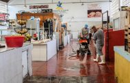 Refuerzan acciones de limpieza en Mercado Benito Juárez de Tangancícuaro