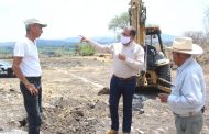 Ángel Macías inició construcción de red hidráulica del depósito de agua en El Valenciano