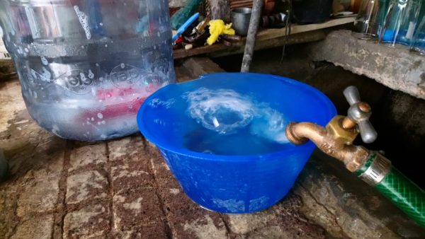 Reportan mala calidad del agua en colonia El Vergel