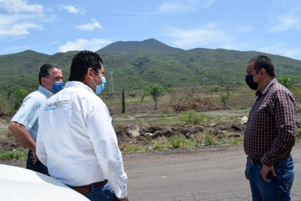 Realizan recorrido de supervisión en caminos de Tangancícuaro