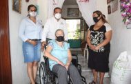 Continúa la entrega de sillas de ruedas a adultos mayores de Ixtlán