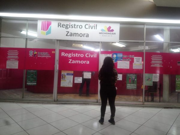 Población inconforme con hacer cita telefónica para ir al Registro Civil de Zamora